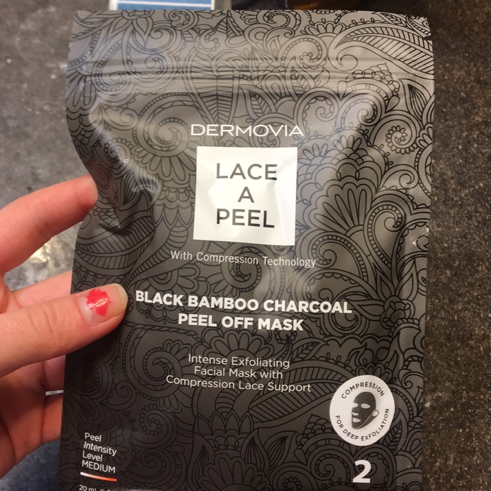 Black bamboo charcoal peel off mask